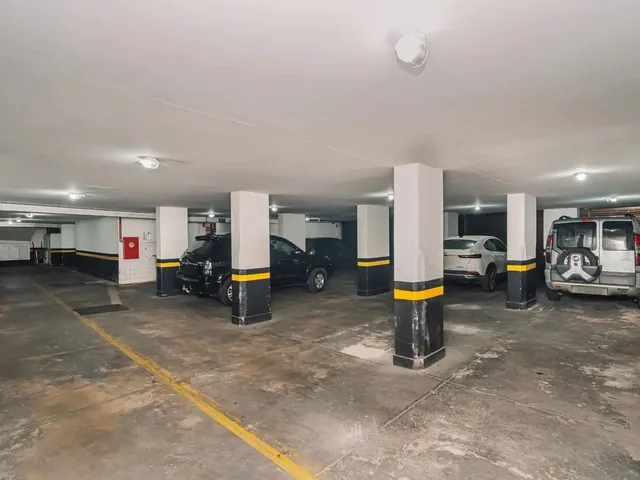 Imagem 10: Apartamento Clássico e Atemporal no Coração do Centro Cidade - 3 Quartos com Suíte
