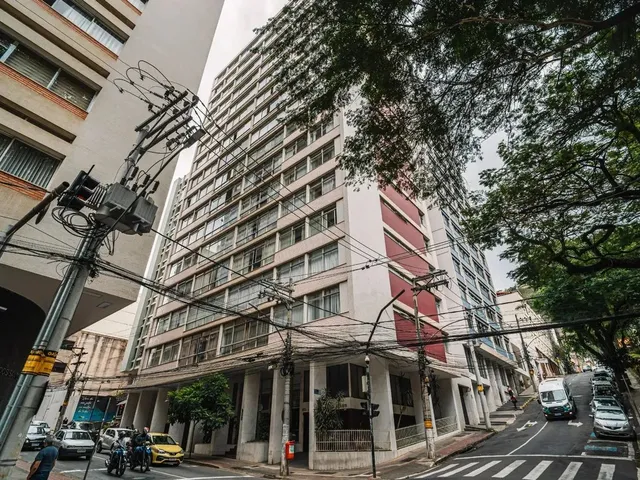Imagem 7: Apartamento Clássico e Atemporal no Coração do Centro Cidade - 3 Quartos com Suíte