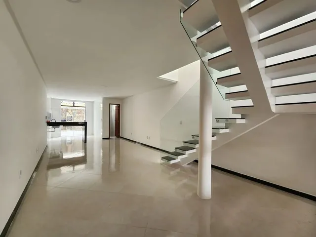 Imagem: Casa Duplex de 03 Quartos com Suíte no