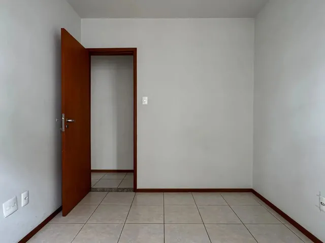 Imagem 6: 2 Quartos Prático e com Vaga no Centro para Venda