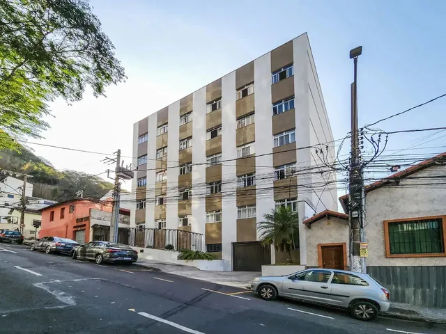 Imagem 5: 2 Quartos Prático e com Vaga no Centro para Venda