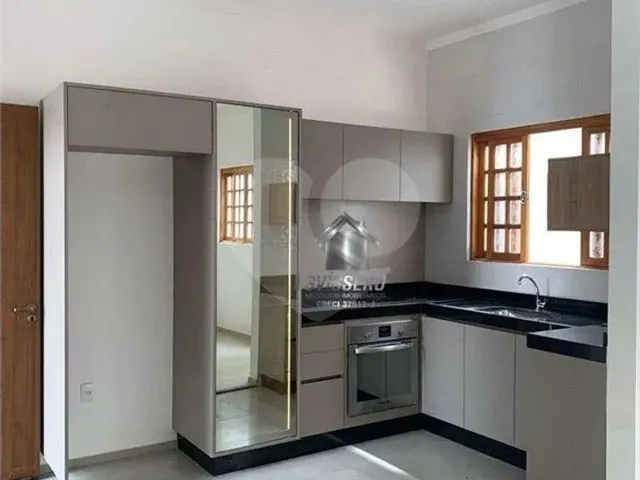 Imagem: A casa possui 3 Dormitórios, 1 Banheiro, 3 Vagas na