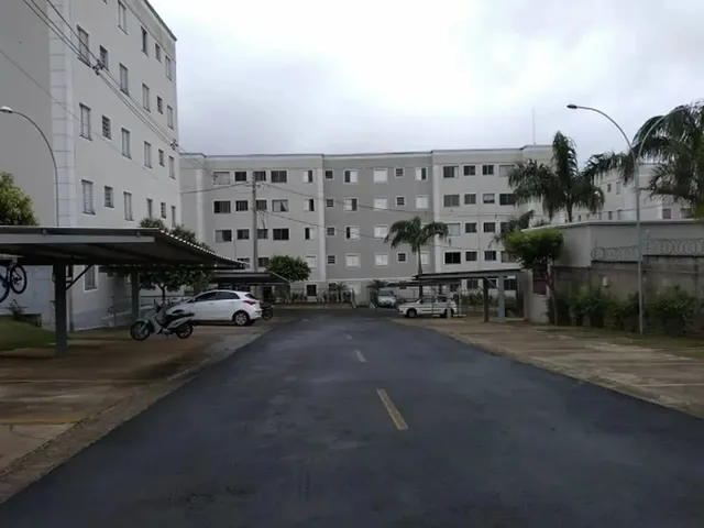 Imagem: O apartamento possui 2 Dormitórios, 1 Banheiro, 1 Vaga na