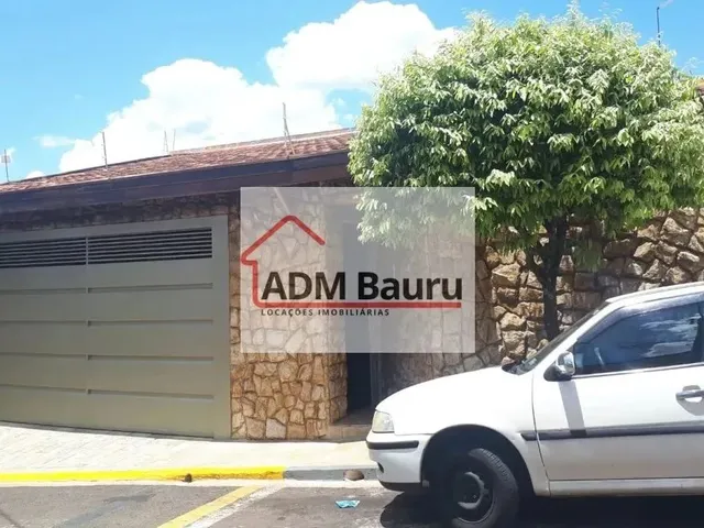 Imagem: A casa possui 3 Dormitórios, 1 Suíte, 2 Banheiros, 3