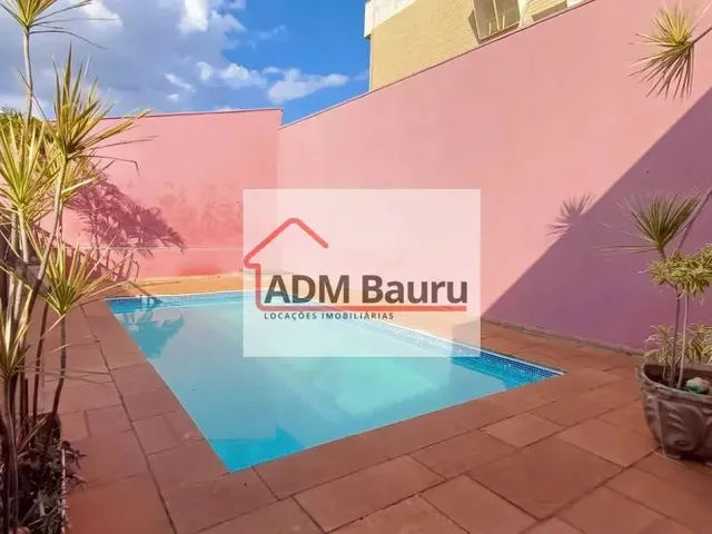 Imagem: A casa possui 4 Dormitórios, 3 Banheiros, 5 Vagas na