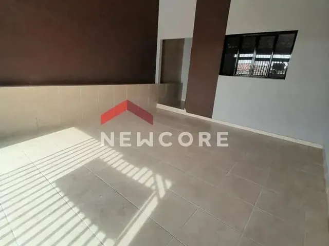 Imagem: A casa possui 2 Dormitórios, 1 Banheiro, 2 Vagas na