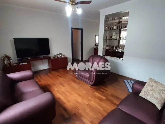 Imagem 2: Casa com 3 Quartos (1 Suíte), 4 Vagas À Venda, 119 M² por R$...