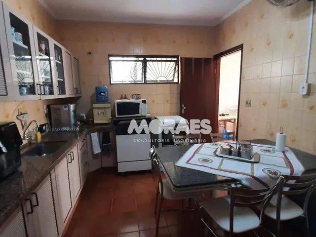 Imagem 3: Casa com 3 Quartos (1 Suíte), 4 Vagas À Venda, 119 M² por R$...
