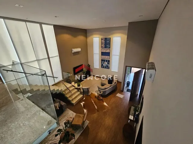 Imagem: A casa em condomínio possui 4 Dormitórios, 5 Banheiros, 3
