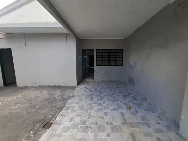 Imagem: A casa possui 3 Dormitórios, 1 Banheiro, 1 Vaga na
