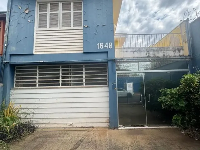 Imagem: A casa possui 5 Dormitórios, 2 Banheiros, 2 Vagas na