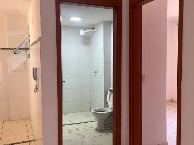 Imagem: O apartamento possui 2 Dormitórios, 1 Banheiro, 1 Vaga na