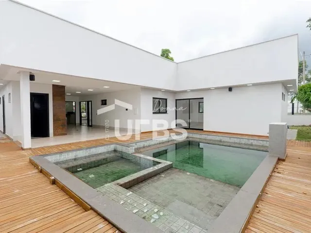 Imagem: Casa Térrea em Senador Canedo com 4 Suítes