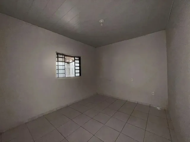 Imagem 3: Casa Á Venda com 3 Quartos e Lote de 300M² no Bairro Jardim dos Ipês - Anápolis - Go