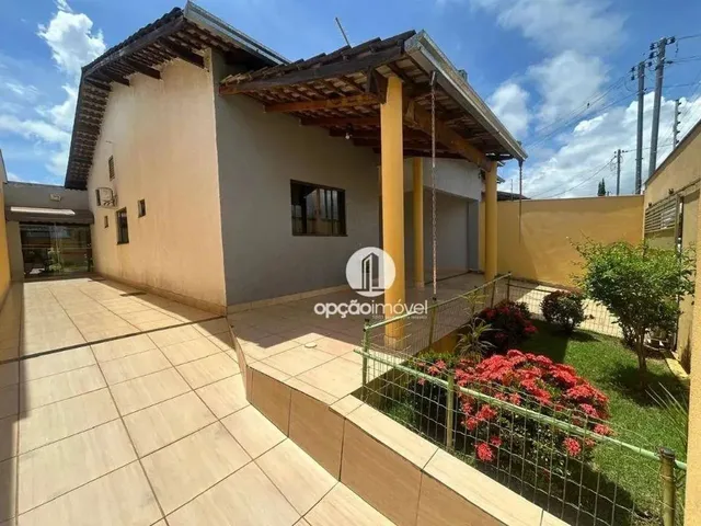 Imagem: Casa com 3 Dormitórios À Venda, 180 M²