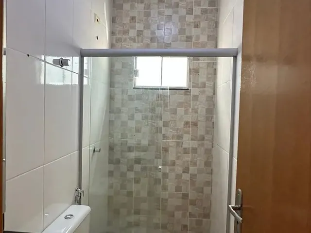 Imagem: A casa possui 3 Dormitórios, 1 Suíte, 3 Banheiros, 3