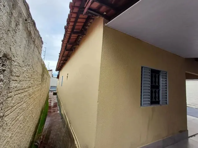 Imagem 2: Casa a Venda com 3 Quartos e 1 Suíte em Trindade - Go