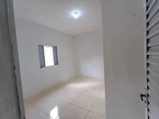 Imagem 10: Casa a Venda com 3 Quartos e 1 Suíte em Trindade - Go