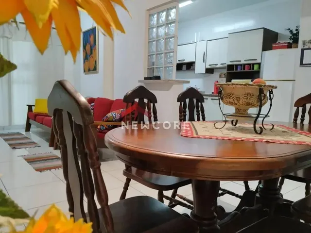 Imagem: O apartamento possui 2 Dormitórios, 1 Suíte, 2 Banheiros,
