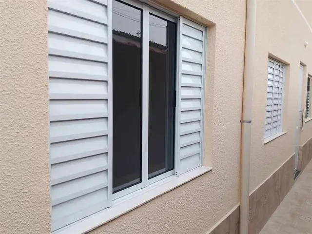 Imagem: A casa possui 2 Dormitórios, 1 Banheiro, 1 Vaga na