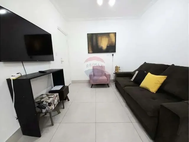 Imagem: O apartamento possui 2 Dormitórios, 1 Suíte, 1 Banheiro,