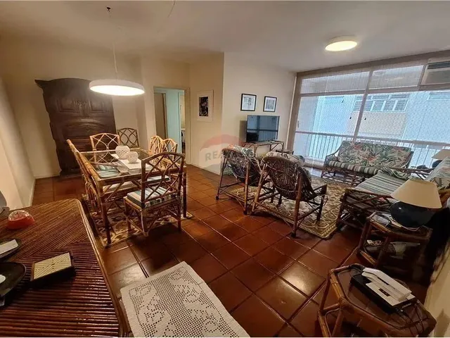 Imagem: O apartamento possui 3 Dormitórios, 1 Suíte, 3 Banheiros,
