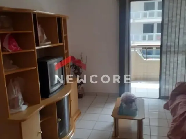 Imagem: O apartamento possui 2 Dormitórios, 1 Suíte, 2 Banheiros,
