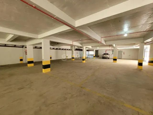 Imagem 10: Apartamento com 2 Dormitórios, 1 Suíte e 2 Vagas de Garagem no Bairro Petrópolis