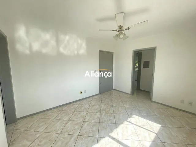 Imagem 2: Apartamento para Locaçãol com 2 Dormitórios, Sacada, Churrasqueira e Vaga de Carro