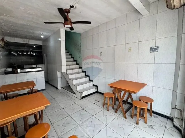 Imagem: Prédio Comercial no Térreo e Residencial