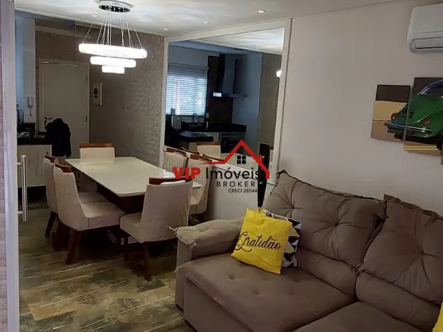Imagem: A casa possui 3 Dormitórios, 1 Suíte, 2 Banheiros, 2
