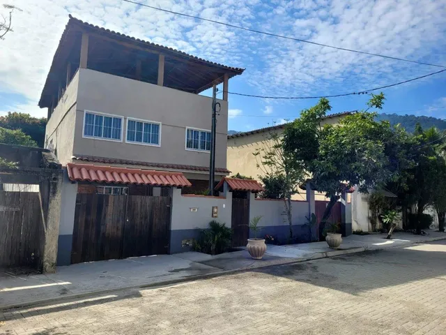 Imagem: Casa com 6 quartos, 327m², à venda em