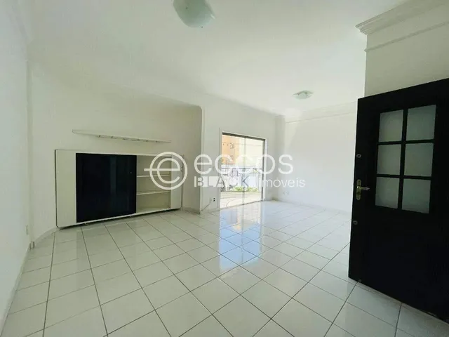 Imagem: Apartamento para Aluguel, 3 Quartos, 1 Suíte