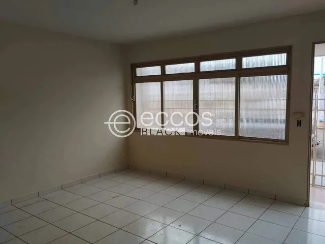 Imagem 10: Casa para Aluguel, 3 Quartos, Centro - Araguari/Mg