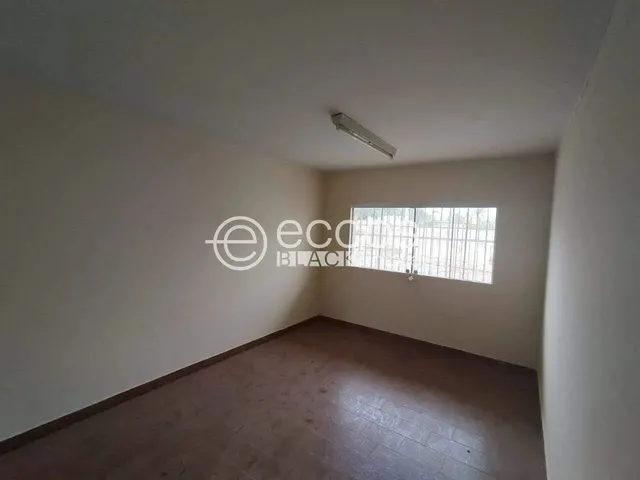 Imagem 2: Casa para Aluguel, 3 Quartos, Centro - Araguari/Mg