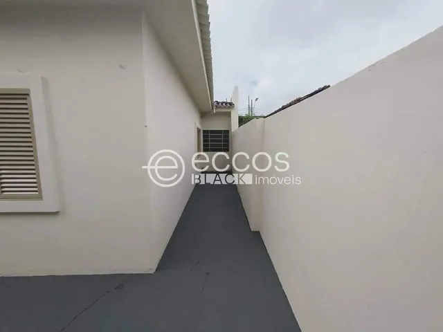 Imagem 15: Casa para Aluguel, 3 Quartos, Centro - Araguari/Mg