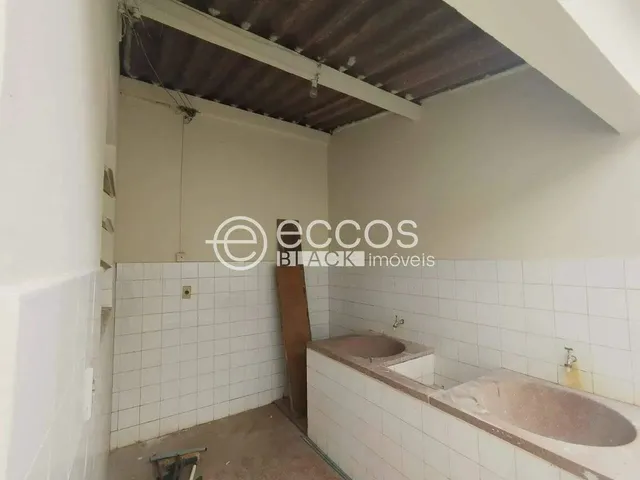 Imagem 4: Casa para Aluguel, 3 Quartos, Centro - Araguari/Mg