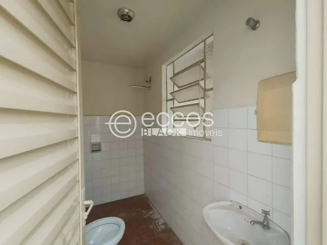 Imagem 13: Casa para Aluguel, 3 Quartos, Centro - Araguari/Mg