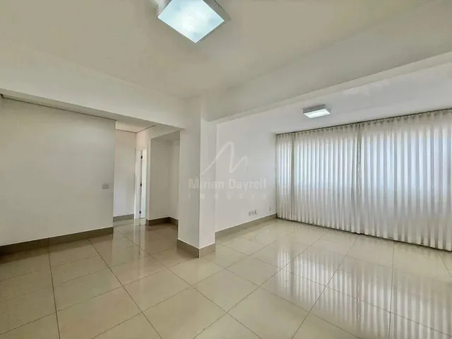 Imagem: 61644) À Venda - Apartamento com 4 Quartos