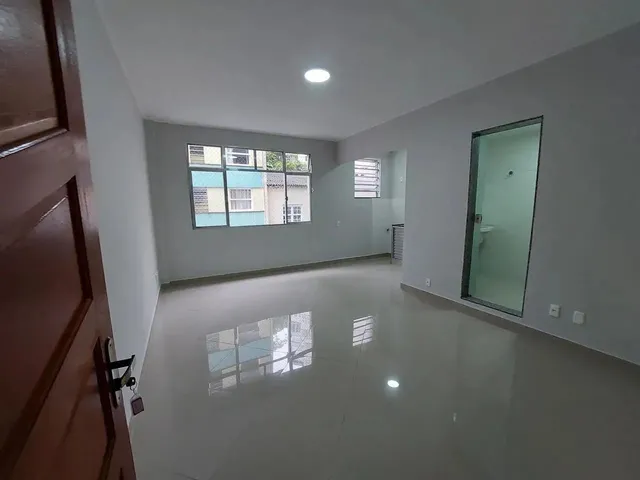 Imagem: Apto Centro, Frente, Amplo, Sol, Reformadíssimo