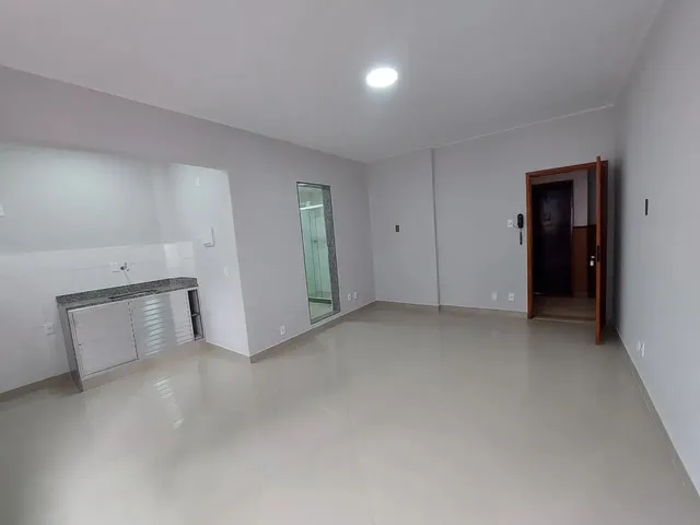 Imagem 4: Apto Centro, Frente, Amplo, Sol, Reformadíssimo, Rua 16 de Março, Próximo de Tudo