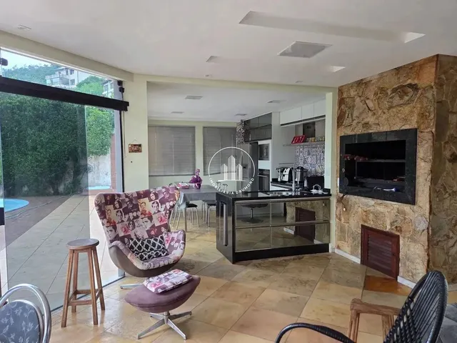 Imagem 6: Casa 4 Quartos com 4 Suítes e 420M² - Centro - Cen