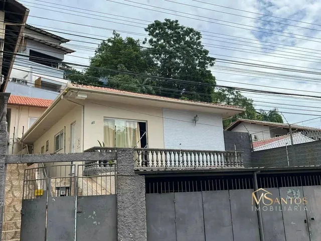 Imagem: Casa com 11 Dormitórios À Venda, 300 M²