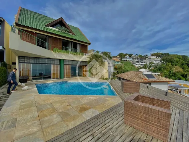 Imagem: Casa com 407 M2 4 Dormitórios, 2 Suítes