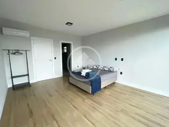 Imagem 11: Ldlcasa com 3 Suítes e Piscina Privativa - Centro de Florianópolis