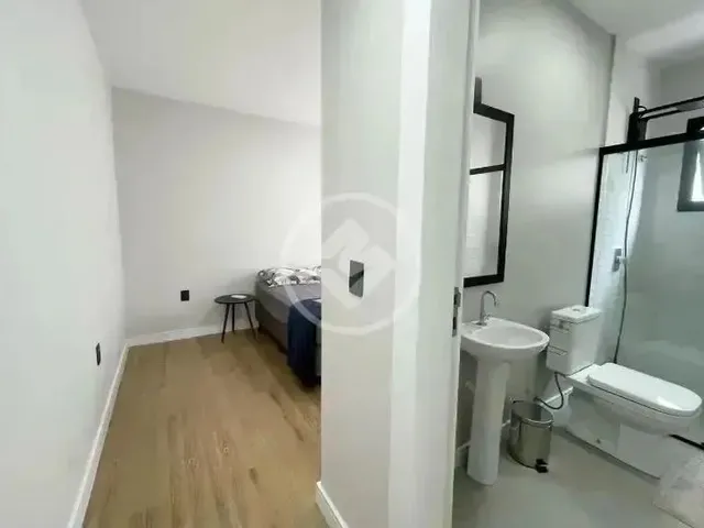 Imagem 15: Ldlcasa com 3 Suítes e Piscina Privativa - Centro de Florianópolis