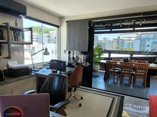 Imagem 3: Cobertura com 3 Dormitórios Reformada e Mobiliada na Carvoeira - Florianópolis/Sc