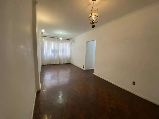 Imagem 2: Apartamento com 2 Dormitórios e Vaga de Garagem no Centro de Florianópolis