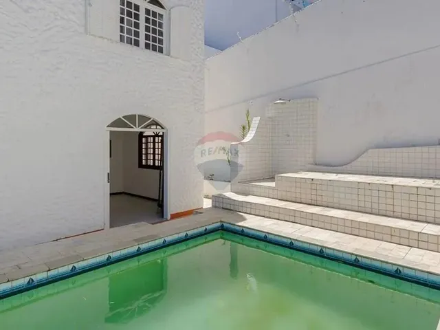 Imagem 12: Casa À Venda com 4 Dormitórios no Bairro Carvoeira - Florianópolis