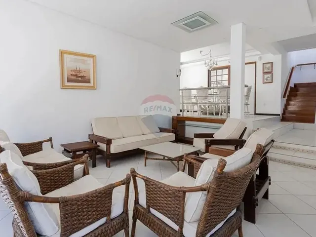 Imagem 5: Casa À Venda com 4 Dormitórios no Bairro Carvoeira - Florianópolis